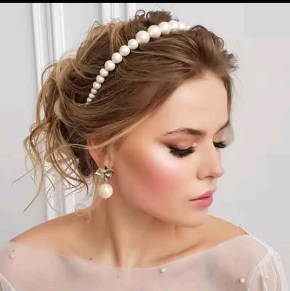 White Pearl Hair Accessory for Formal Occasions